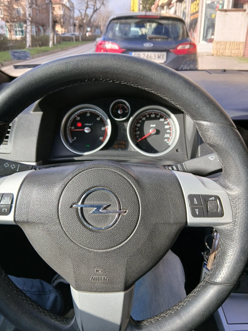 Opel Astra, снимка 9 - Автомобили и джипове - 52913972