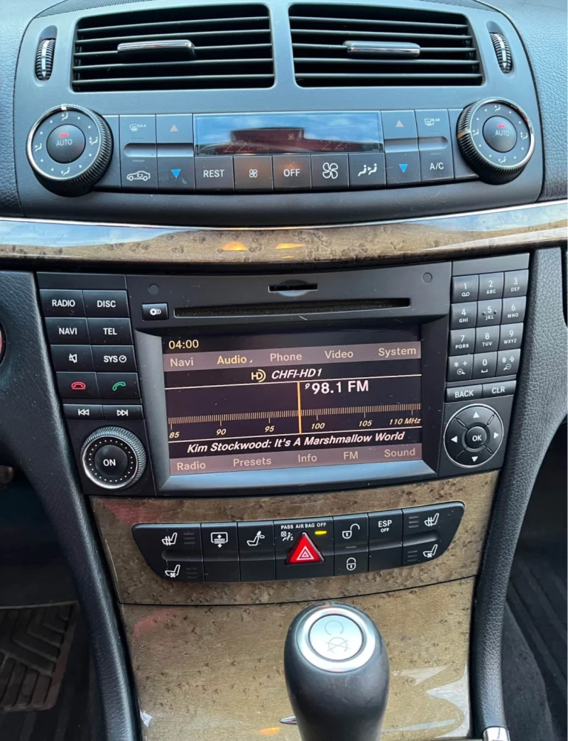 Mercedes-Benz E 500 550 * * ОБДУХВАНЕ  * * CARFAX * * АВТО КРЕДИТ * * , снимка 6 - Автомобили и джипове - 52960408