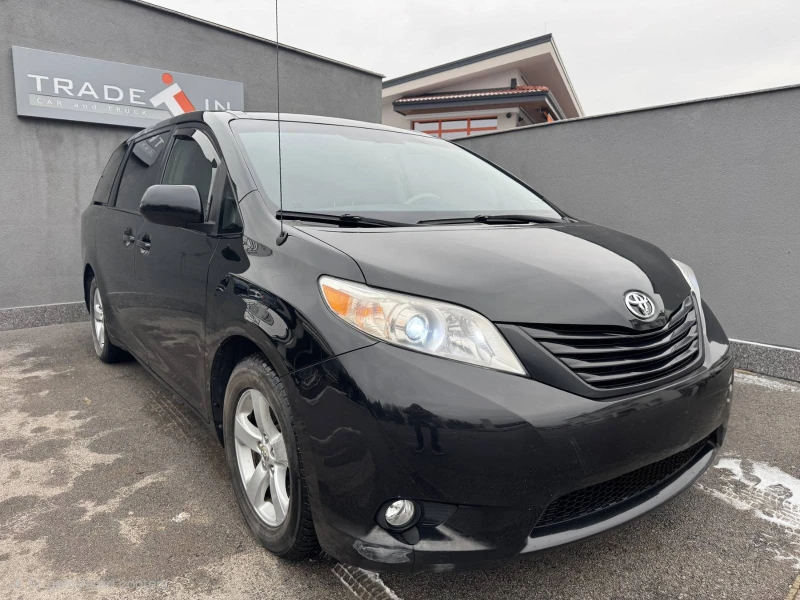 Toyota Sienna LE AWD 3.5L V6, снимка 3 - Автомобили и джипове - 53325739