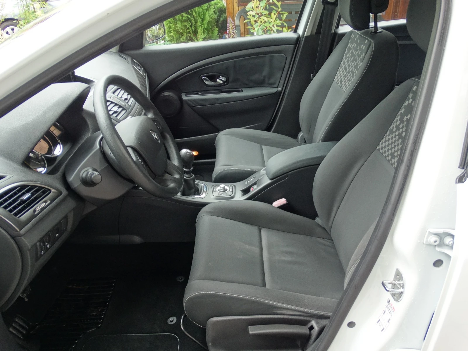 Renault Megane 1.6I SPORTOUR | Mobile.bg — изображение 11