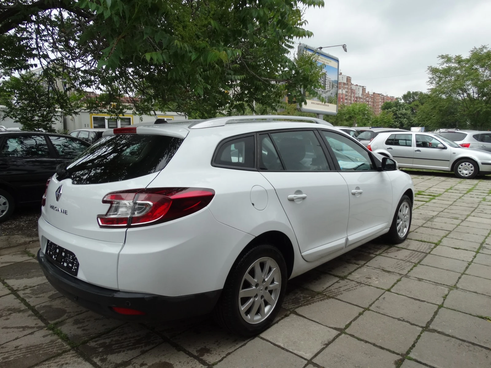 Renault Megane 1.6I SPORTOUR - изображение 7