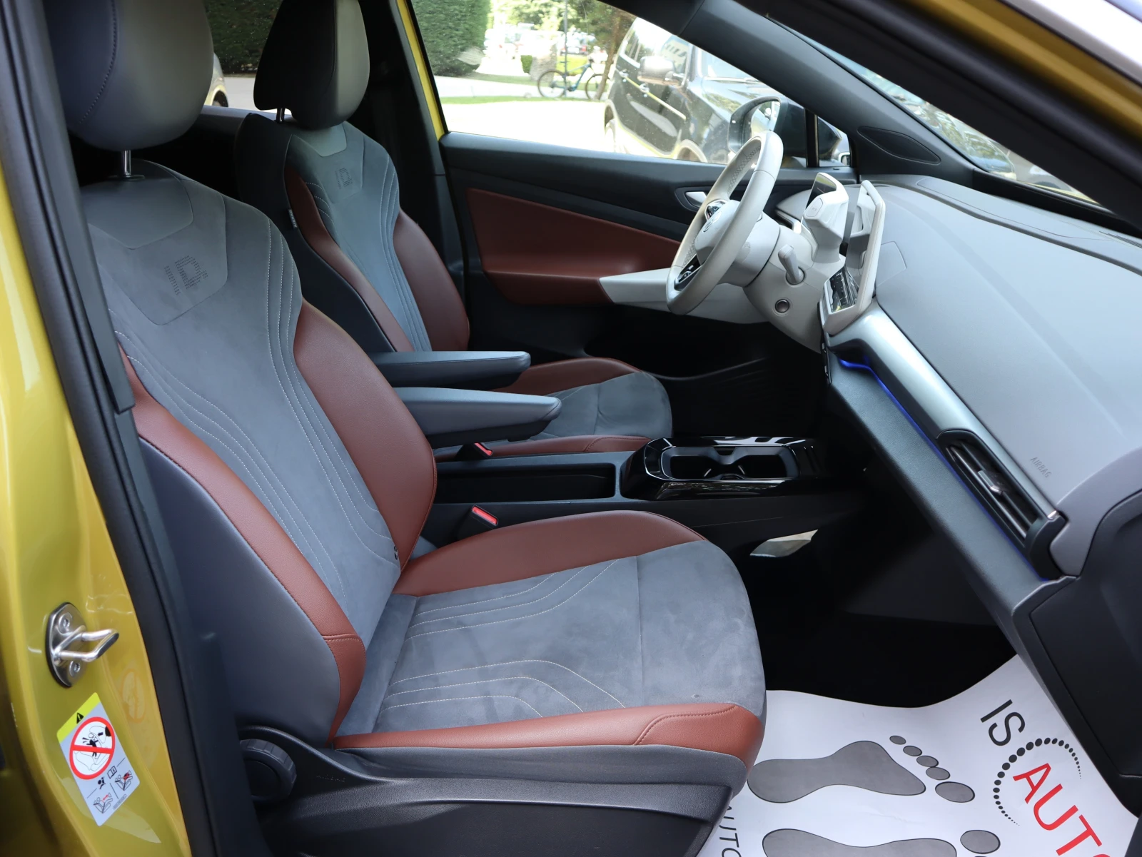 VW ID.4 78kWh/1st/Pro Performance/ACC/Ambient | Mobile.bg   11