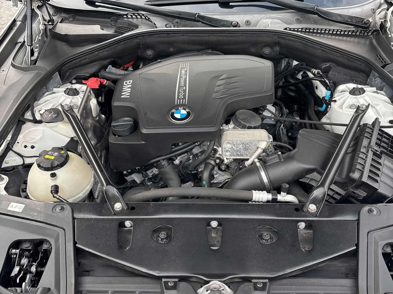 BMW 528 * 528i xDrive * CARFAX * ���� �� �� | Mobile.bg � ����������� 16