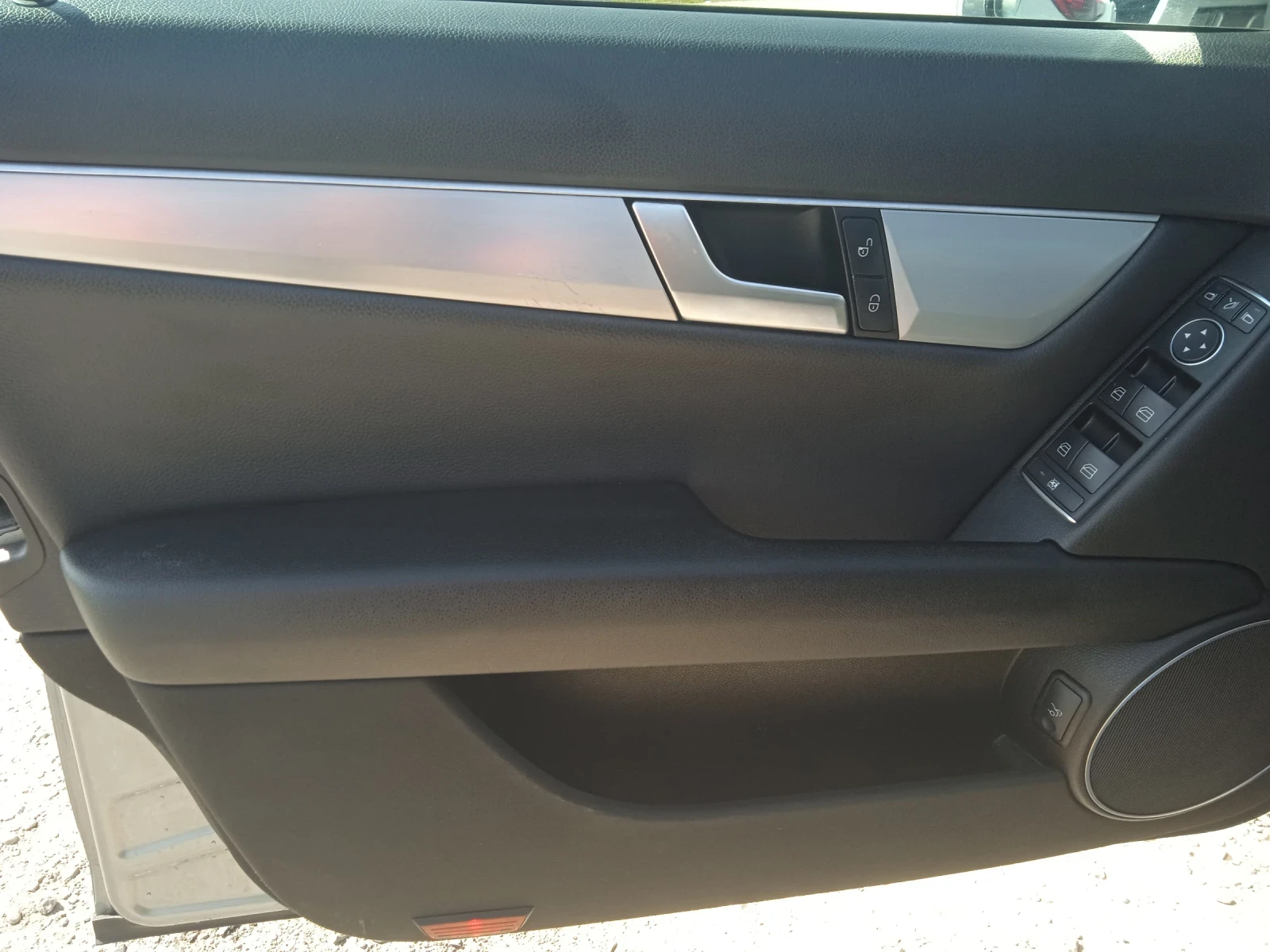 Mercedes-Benz C 180 AVANGARD, снимка 9 - Автомобили и джипове - 53755102