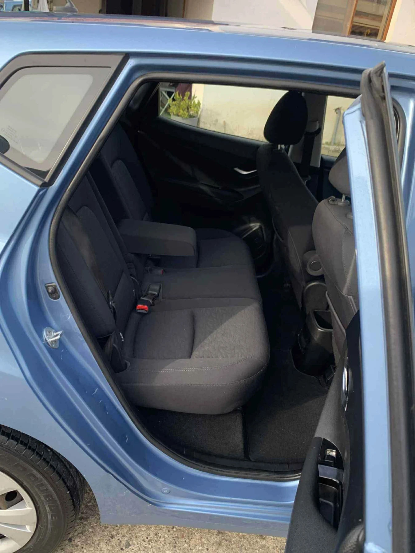 Hyundai Ix20, снимка 8 - Автомобили и джипове - 53892252