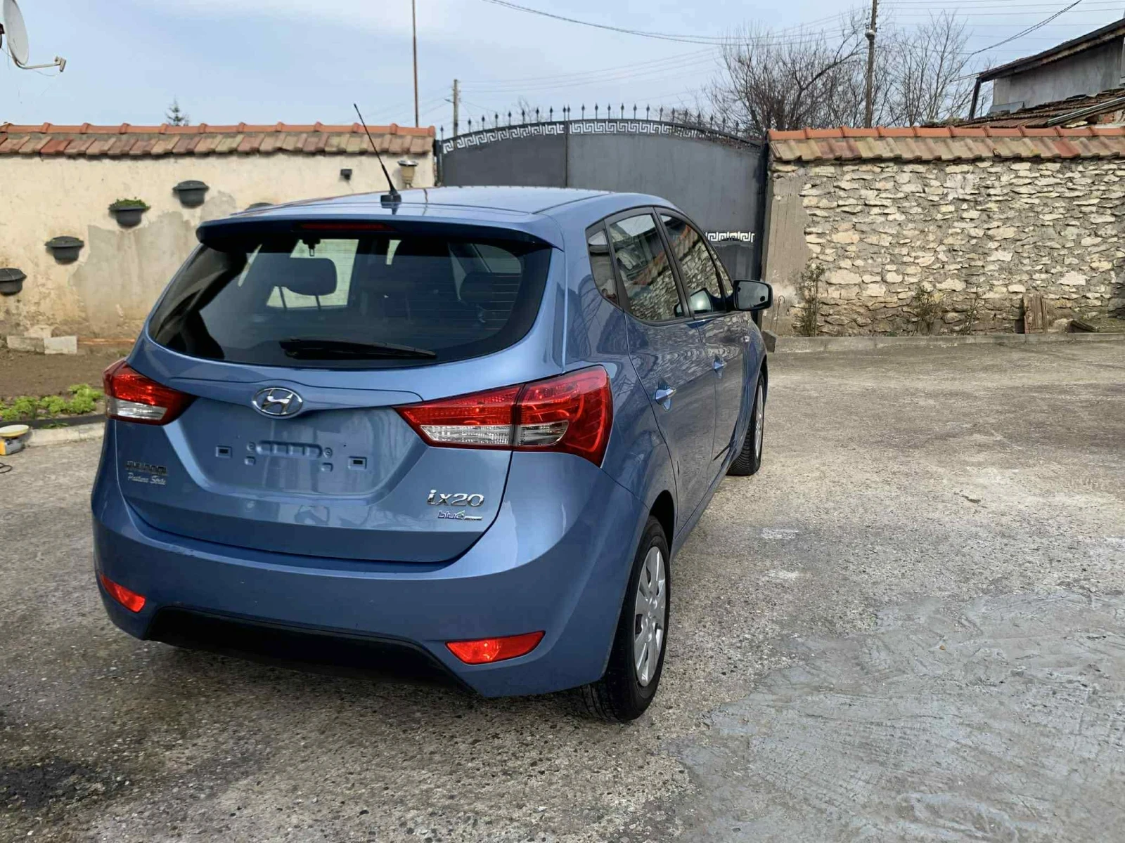 Hyundai Ix20, снимка 3 - Автомобили и джипове - 53892252