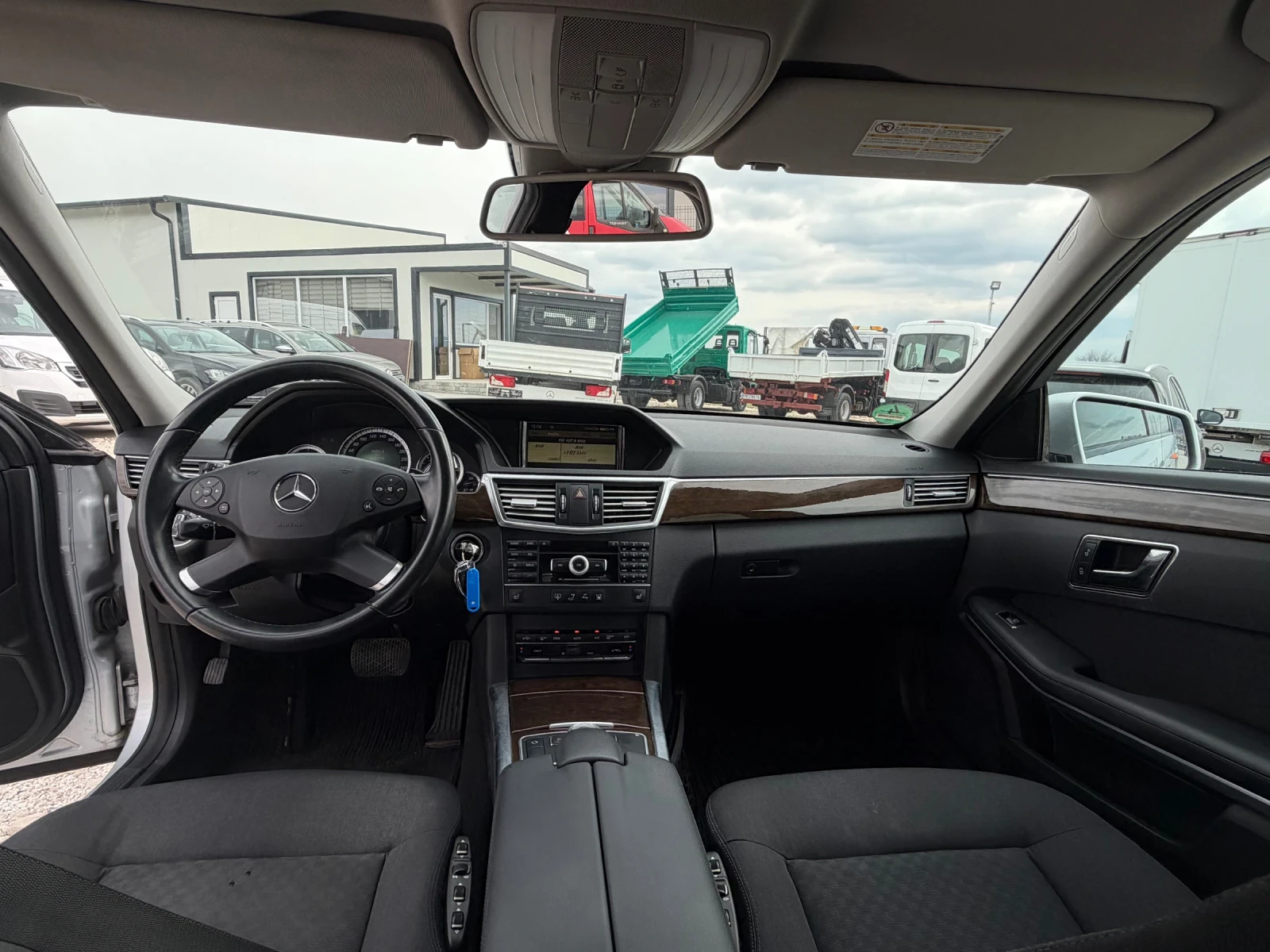 Mercedes-Benz E 350 ЛИЗИНГ!, снимка 10 - Автомобили и джипове - 53917477