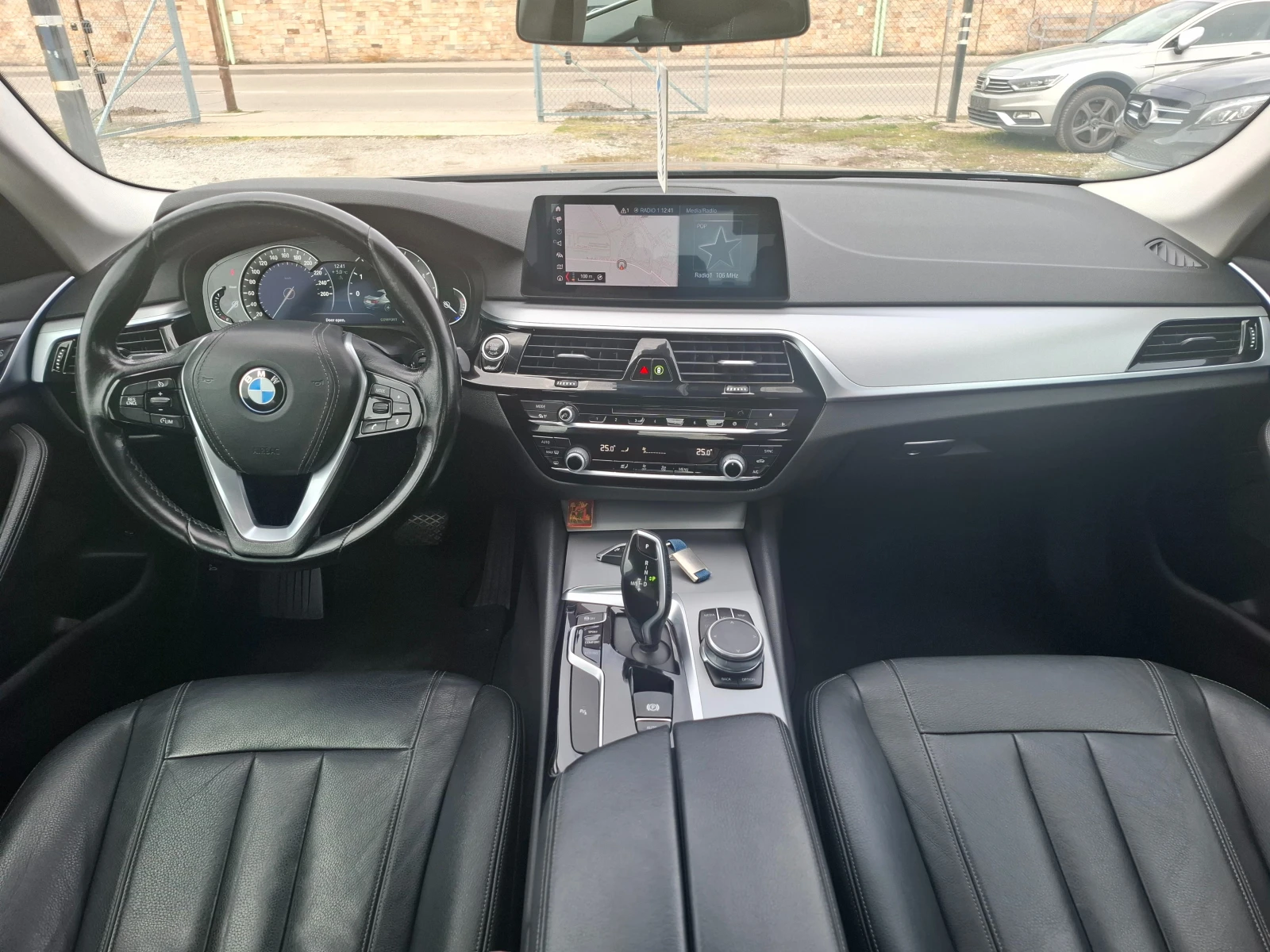 BMW 520 520 x-drive 190кс, снимка 12 - Автомобили и джипове - 54038873