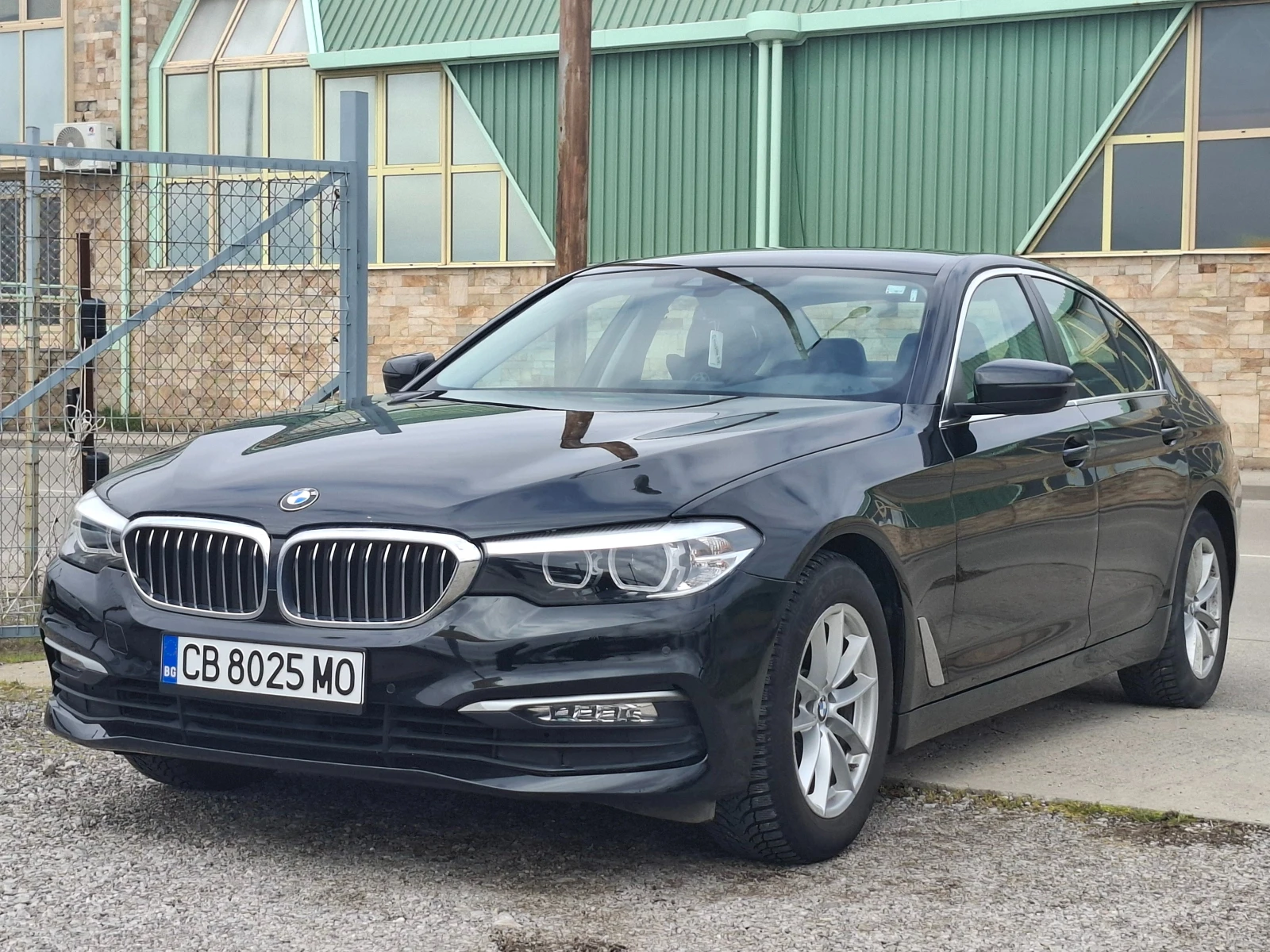 BMW 520 520 x-drive 190кс, снимка 2 - Автомобили и джипове - 54038873