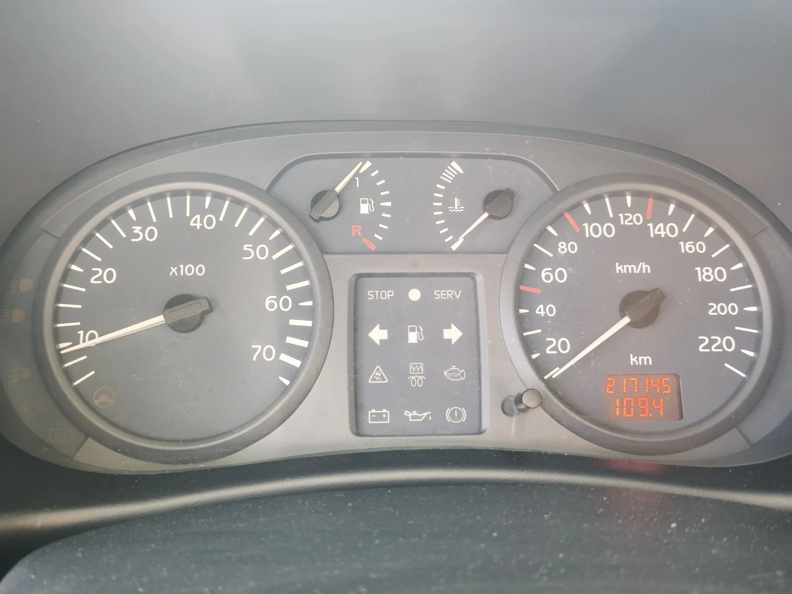 Renault Clio 1.5DCI, снимка 10 - Автомобили и джипове - 54042630