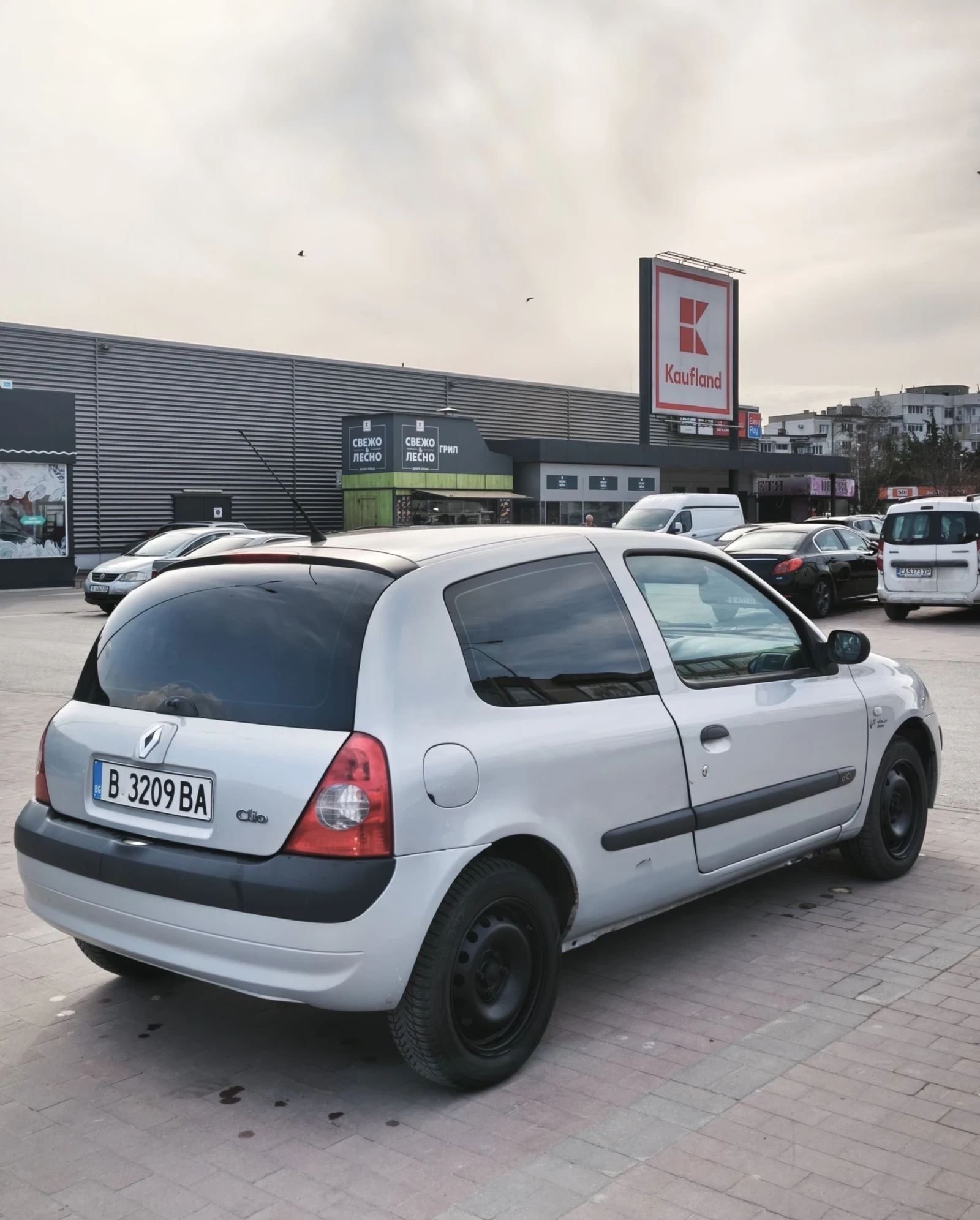 Renault Clio 1.5DCI, снимка 5 - Автомобили и джипове - 54042630