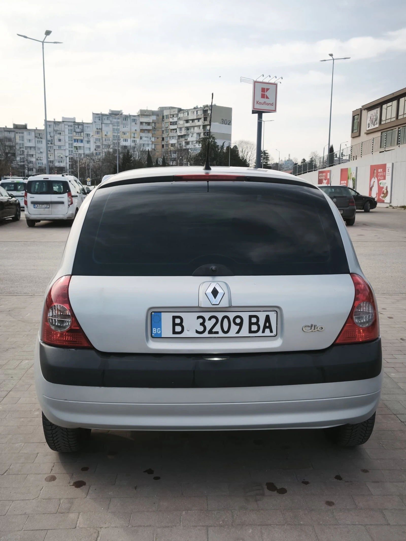 Renault Clio 1.5DCI, снимка 4 - Автомобили и джипове - 54042630