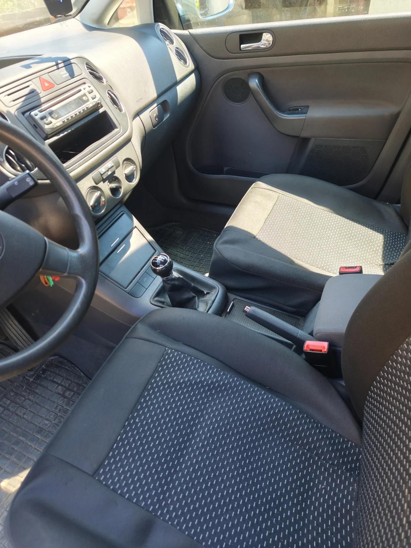 VW Golf Plus, снимка 17 - Автомобили и джипове - 54440565