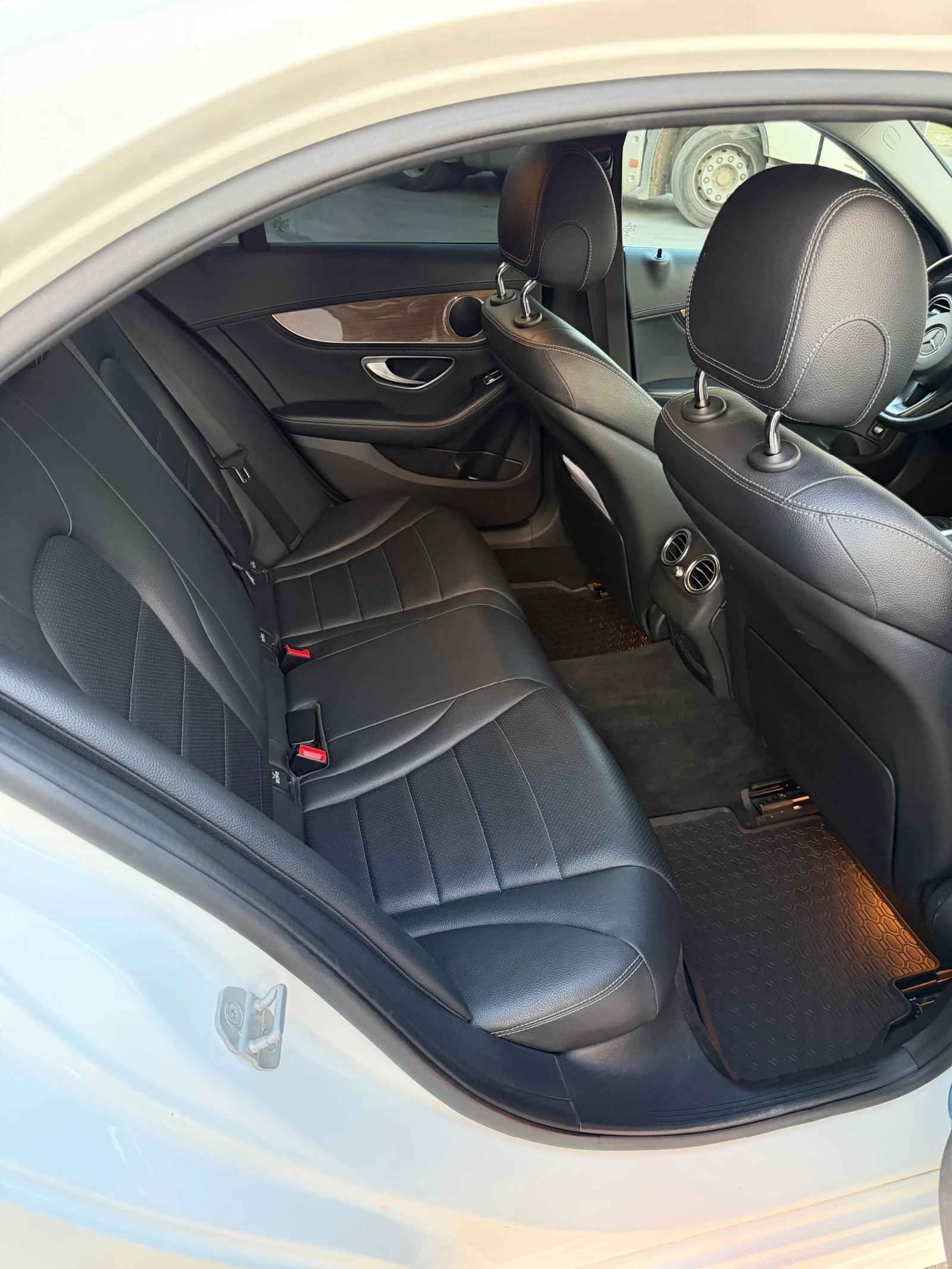 Mercedes-Benz C 250 AMG РАСK/СМЕНЕНИ ВЕРИГИ/РЕАЛНИ KM, снимка 8 - Автомобили и джипове - 54447882