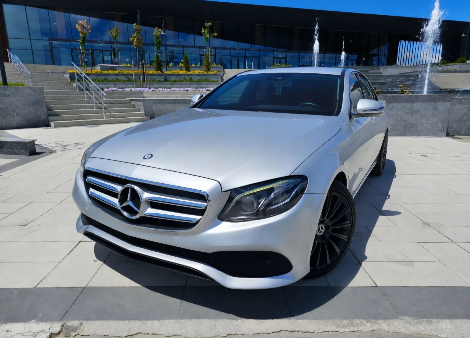 Mercedes-Benz E 220 9G-TRONIC* BURMASTER* AMBIENT , снимка 2 - Автомобили и джипове - 54796159