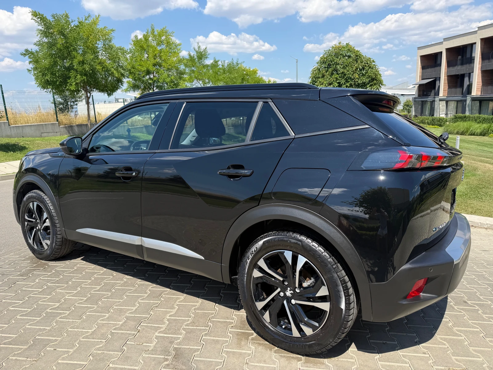 Peugeot 2008 ELECTRIC 40000 км. , снимка 6 - Автомобили и джипове - 55531875
