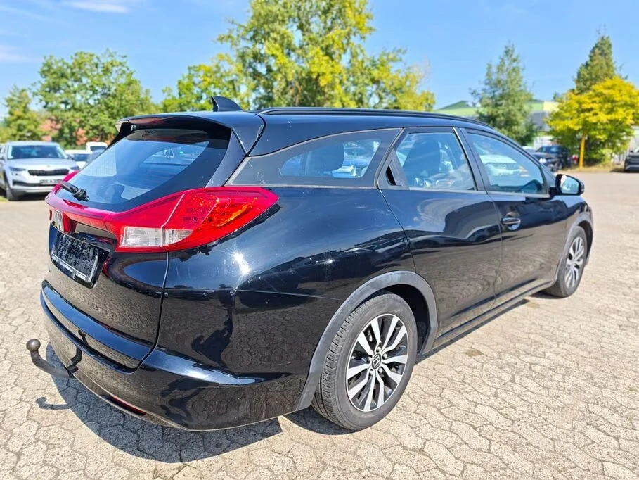Honda Civic Tourer 1.6 i-DTEC Comfort, снимка 3 - Автомобили и джипове - 55853511
