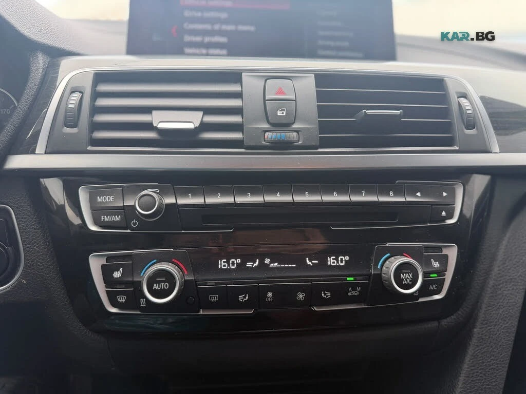 BMW 330 xDrive* АвтоКредит* (ЦЕНА ДО БГ) , снимка 17 - Автомобили и джипове - 55936365