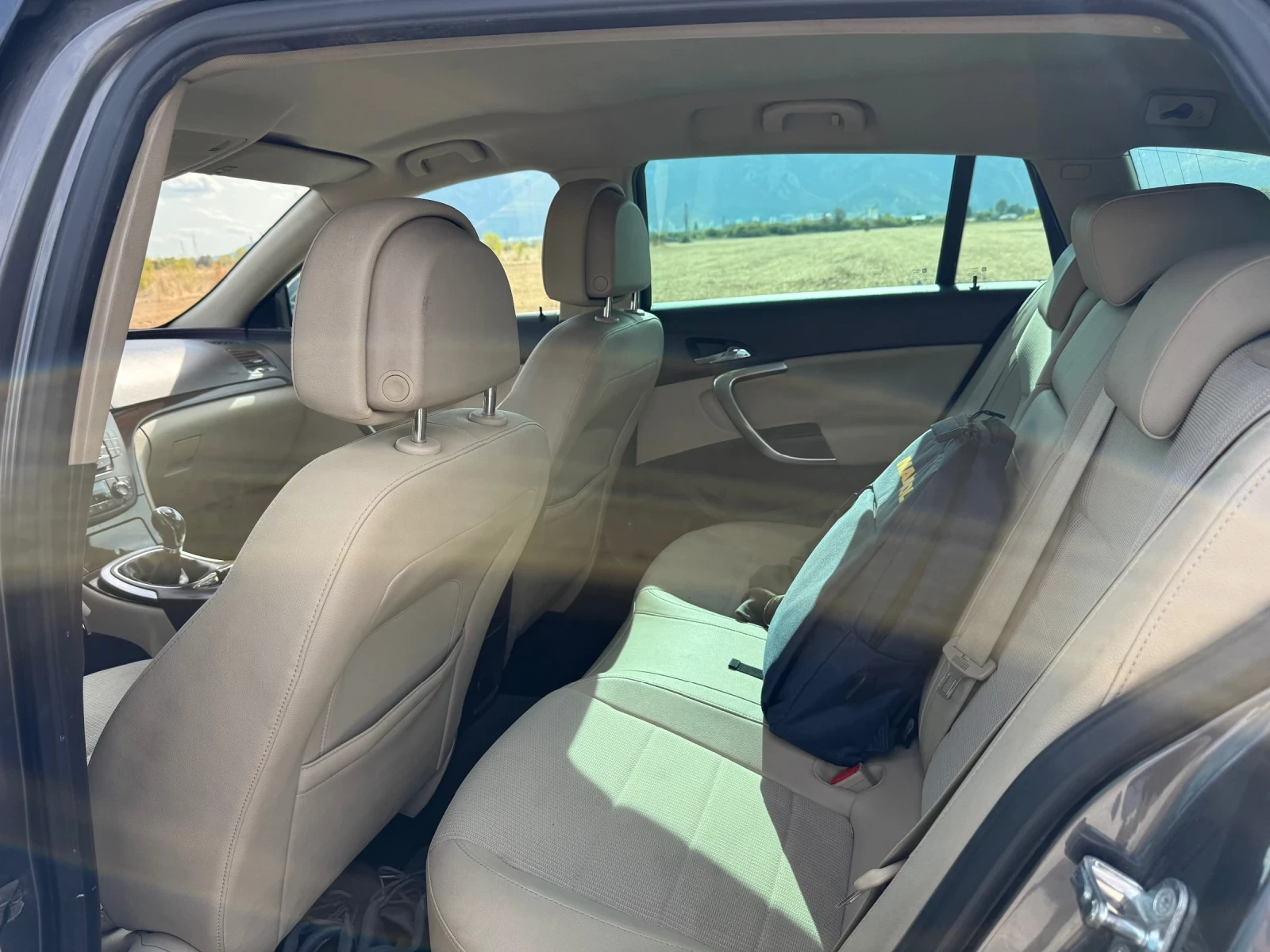 Opel Insignia, снимка 10 - Автомобили и джипове - 56441130