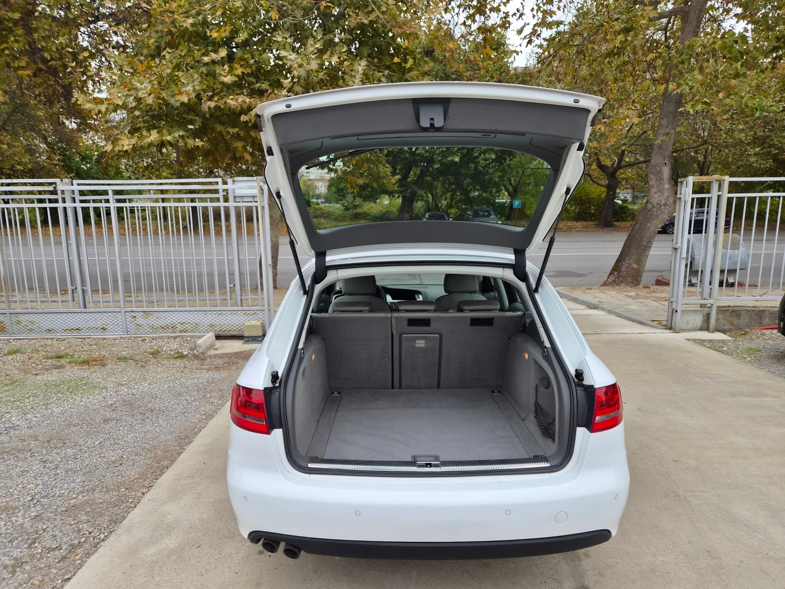 Audi A4 AVTOMAT, снимка 16 - Автомобили и джипове - 56745491