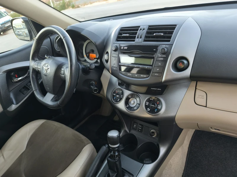 Toyota Rav4 2.2d LUXURY NEW !!!, снимка 10 - Автомобили и джипове - 48133127