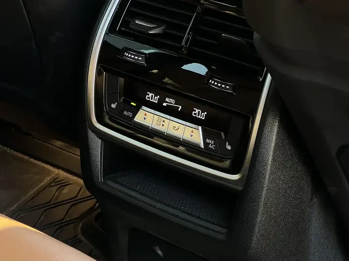 BMW X5 M* SPORT* HARMON* KARDON* ДИГИТАЛНО* ТАБЛО* 360КАМ, снимка 14 - Автомобили и джипове - 54709259