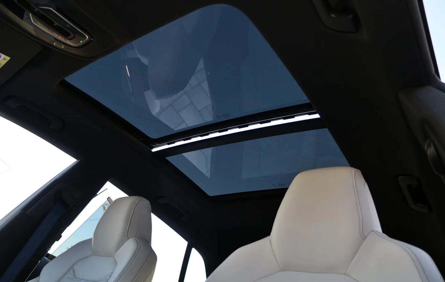 Audi RSQ8 4.0 Quattro , снимка 7 - Автомобили и джипове - 54331768