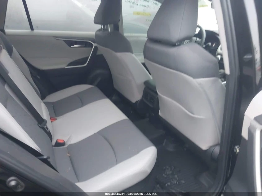Toyota Rav4 Hybrid Xle * КРАЙНА ЦЕНА* , снимка 8 - Автомобили и джипове - 54491654
