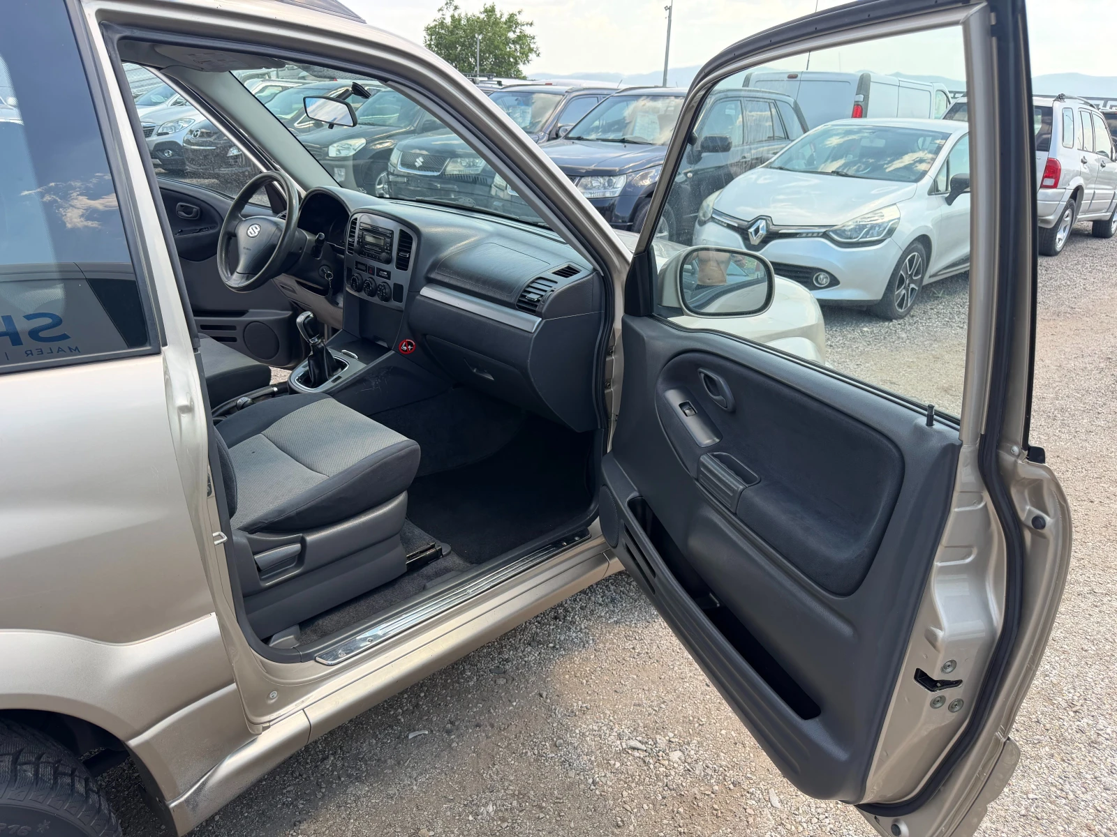 Suzuki Grand vitara 1.6 140000 KM, снимка 15 - Автомобили и джипове - 55167640