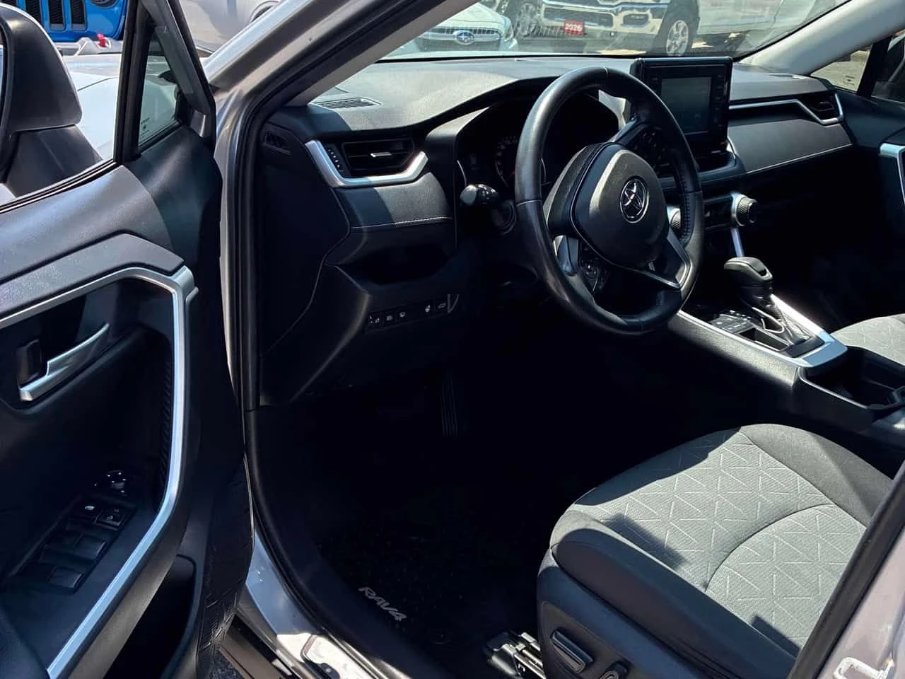 Toyota Rav4 * XLE * CARFAX *   ОТ ПРЕДСТАВИТЕЛСТВО * , снимка 5 - Автомобили и джипове - 55397956