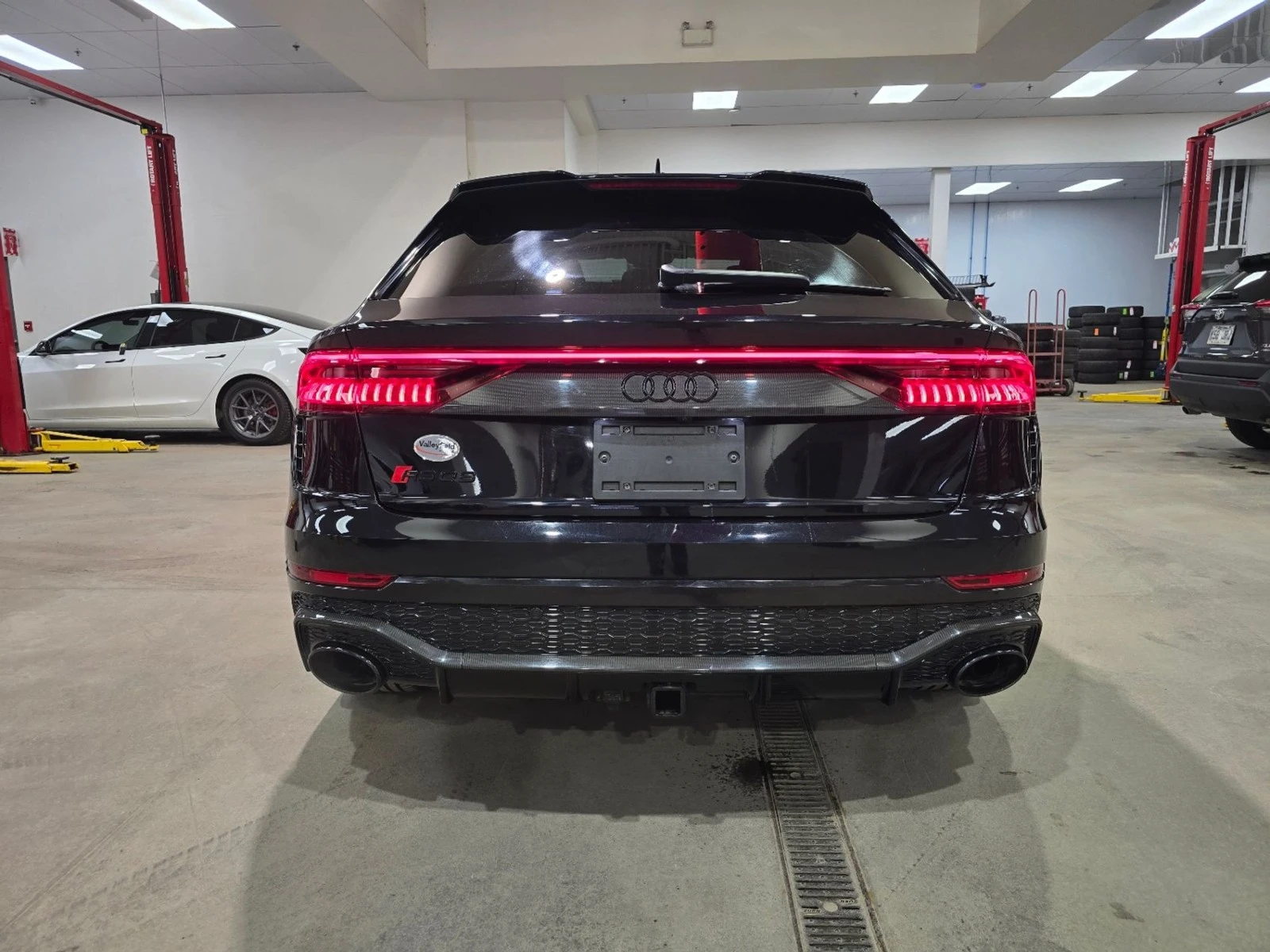 Audi RSQ8 ЦЕНА ДО БЪЛГАРИЯ РЕГИСТРАЦИЯ & АВТОКРЕДИТ, снимка 7 - Автомобили и джипове - 55562150
