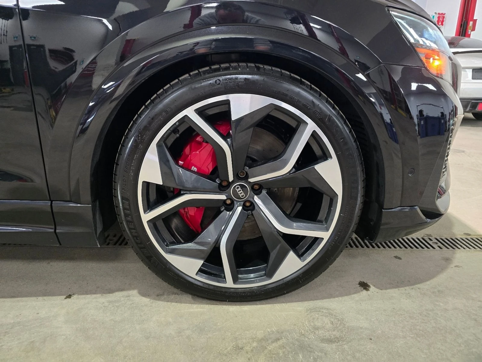 Audi RSQ8 ЦЕНА ДО БЪЛГАРИЯ РЕГИСТРАЦИЯ & АВТОКРЕДИТ, снимка 15 - Автомобили и джипове - 55562150