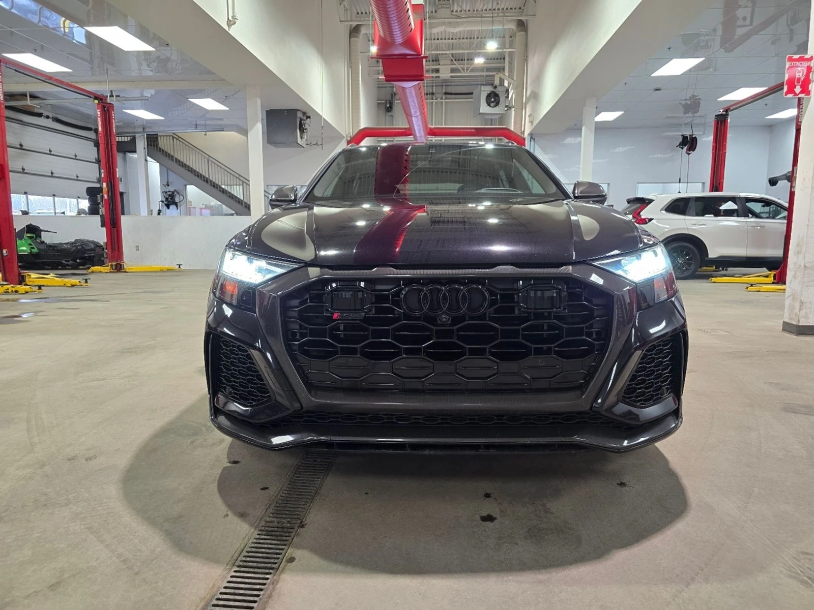 Audi RSQ8 ЦЕНА ДО БЪЛГАРИЯ РЕГИСТРАЦИЯ & АВТОКРЕДИТ, снимка 2 - Автомобили и джипове - 55562150