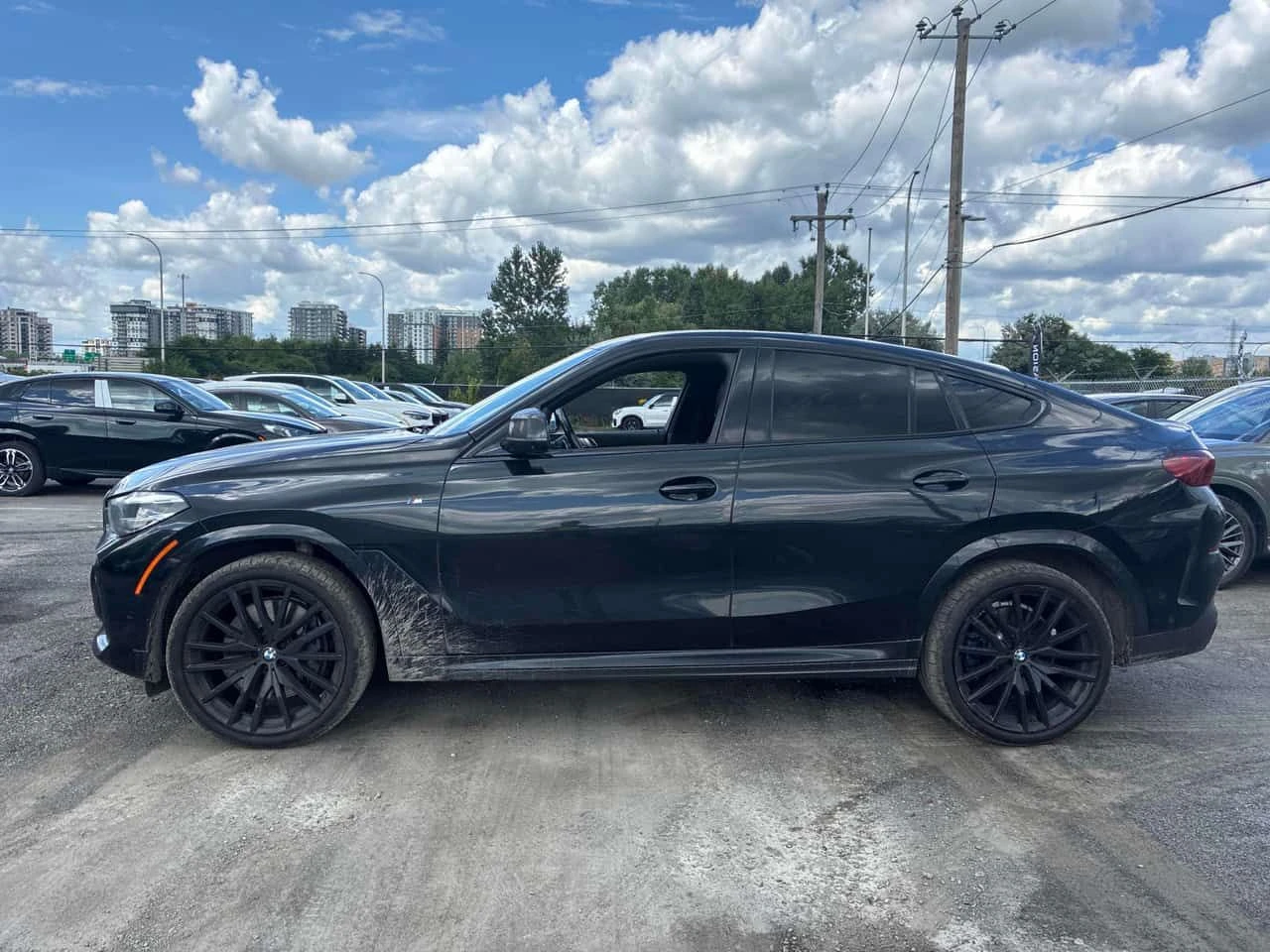 BMW X6 * M50i * CARFAX * 360* ОБДУХ* ПАНО* ПОДГРЕВ* ХЕДЪП, снимка 2 - Автомобили и джипове - 55712175