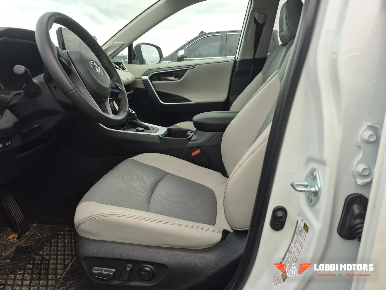 Toyota Rav4, снимка 4 - Автомобили и джипове - 56295809