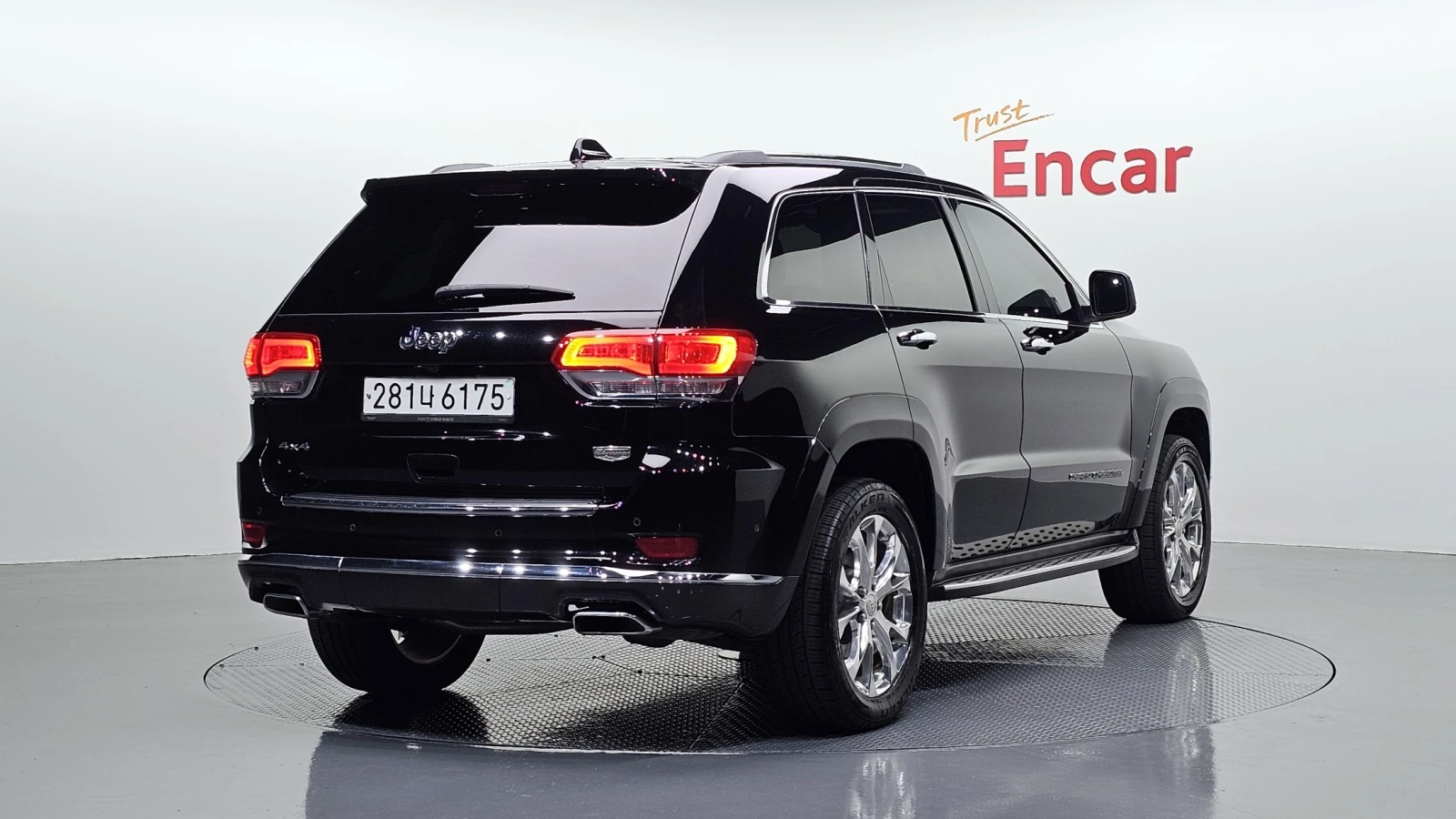 Jeep Grand cherokee 3.6 SUMMIT WK2, снимка 2 - Автомобили и джипове - 56614360