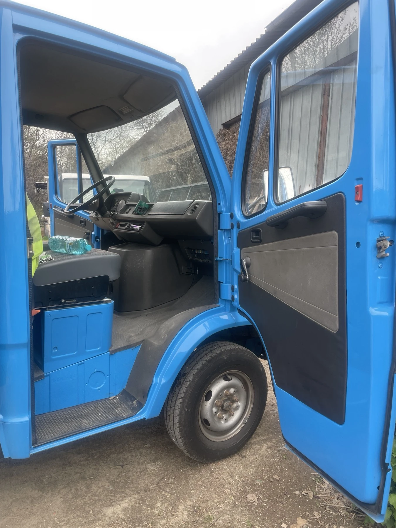 Mercedes-Benz 208, снимка 3 - Бусове и автобуси - 54246480