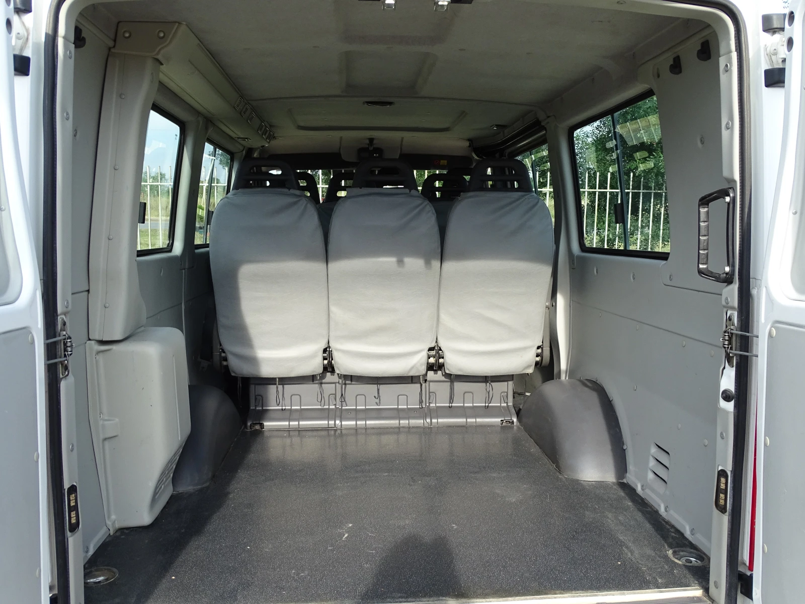 Iveco Daily 9 МЕСТА  * * * КЛИМАТИК* * * , снимка 7 - Бусове и автобуси - 54943910