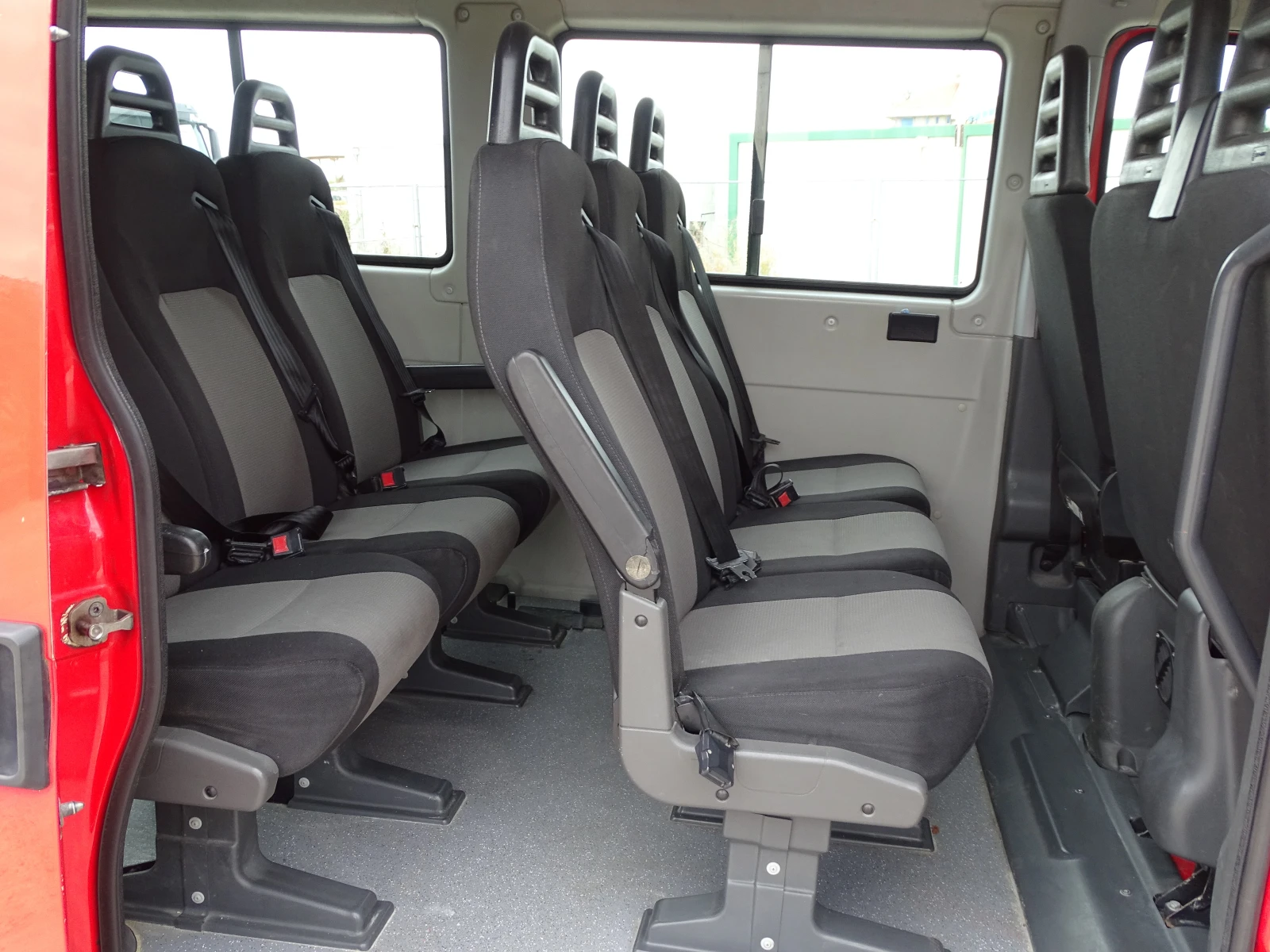 Iveco Daily 9 МЕСТА  * * * КЛИМАТИК* * * , снимка 3 - Бусове и автобуси - 54943910