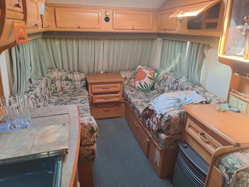 Каравана Coachmen, снимка 6 - Каравани и кемпери - 48083773