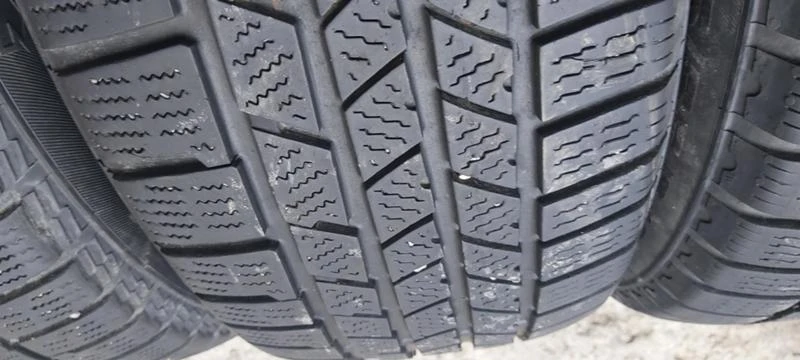 Гуми Зимни 235/55R19, снимка 5 - Гуми и джанти - 33439130