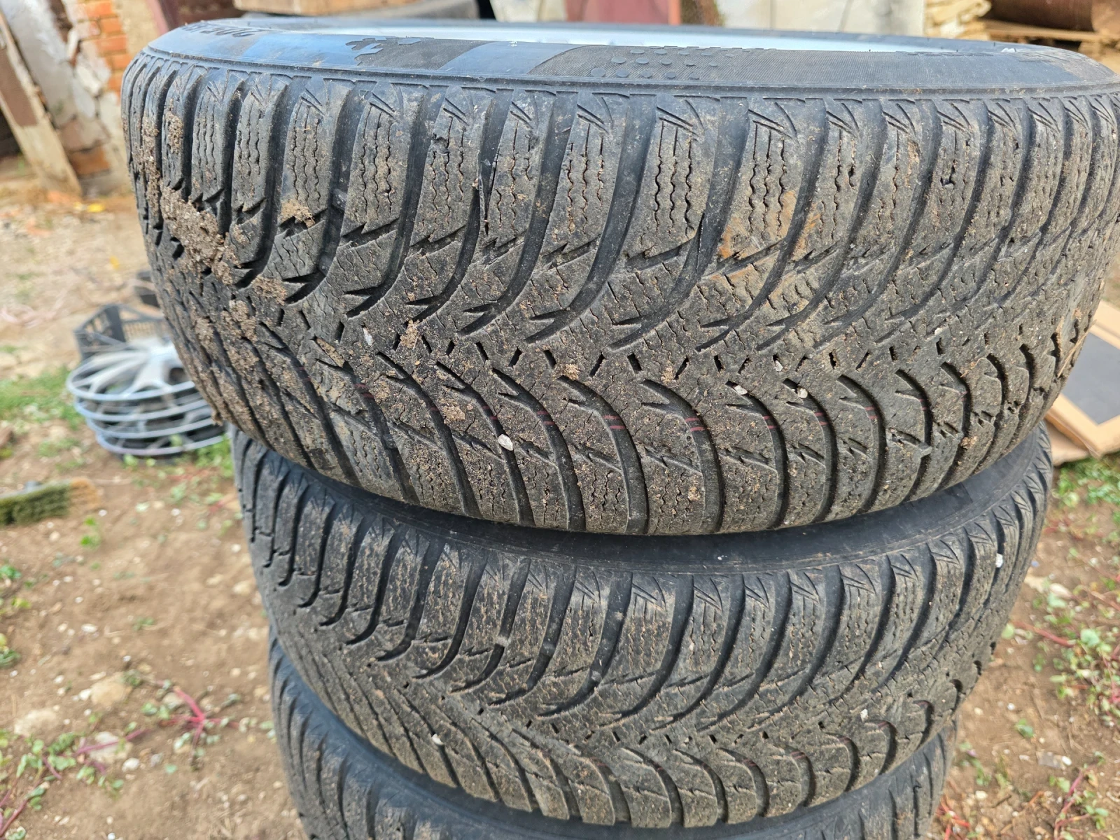 Гуми с джанти Kumho 205/55R16, снимка 3 - Гуми и джанти - 55173348