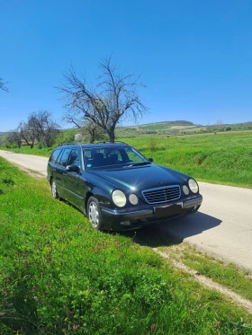 Mercedes-Benz E 220, снимка 1