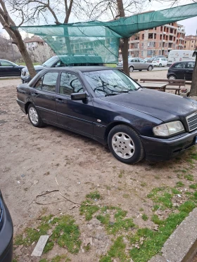 Mercedes-Benz C 200, снимка 10