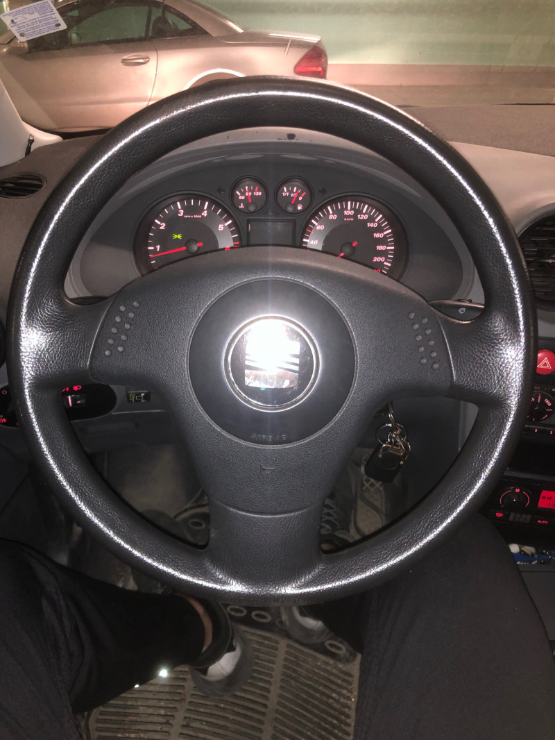 Seat Ibiza, снимка 14 - Автомобили и джипове - 45120378
