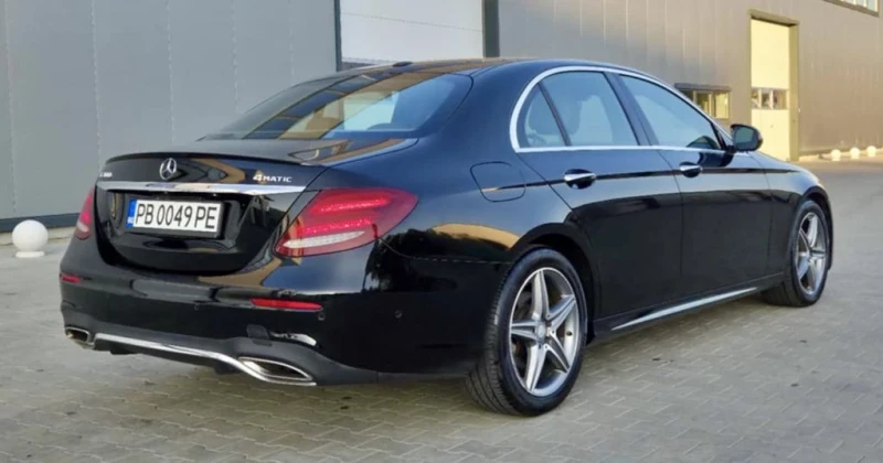 Mercedes-Benz E 300 4Matic , снимка 8 - Автомобили и джипове - 52500212