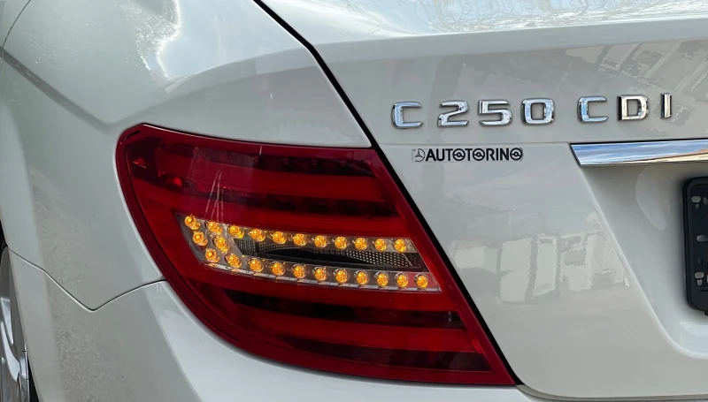Mercedes-Benz C 250 AMG/FACELIFT/ПАНОРАМА/ЧЕРЕН ТАВАН/F1/4x4/, снимка 6 - Автомобили и джипове - 52341305