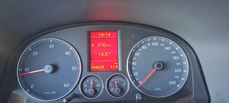 VW Touran 1.9 TD?, снимка 9 - Автомобили и джипове - 52770113