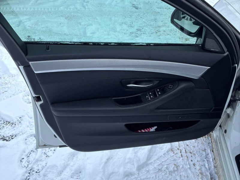 BMW 535 i xDrive 2016 * CARFAX * БЕЗ ПЪРВОНАЧАЛНА ВНОСКА, снимка 12 - Автомобили и джипове - 52916826