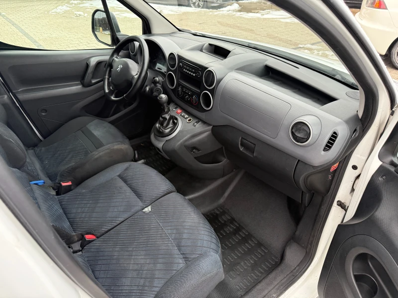 Peugeot Partner 1.6HDI Климатик , снимка 8 - Автомобили и джипове - 53191322